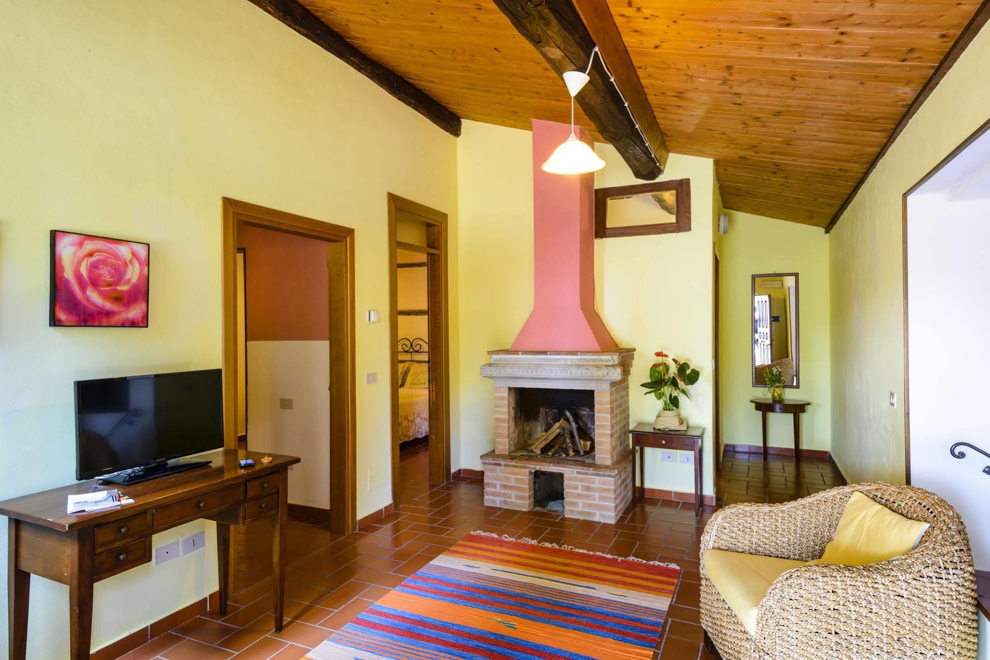 Pian Dei Mucini Resort Il Borgo Massa Marittima Exterior foto